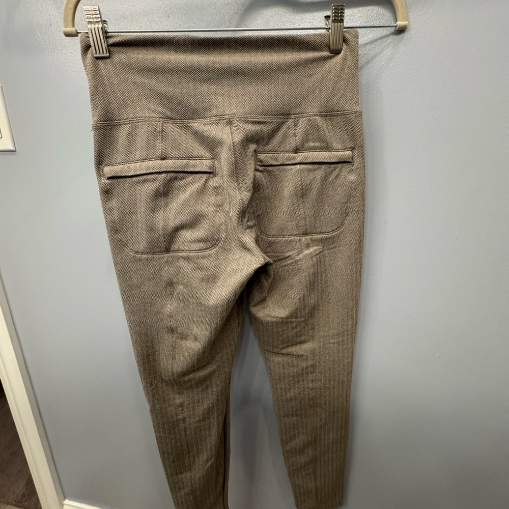 Women Athleta leggings